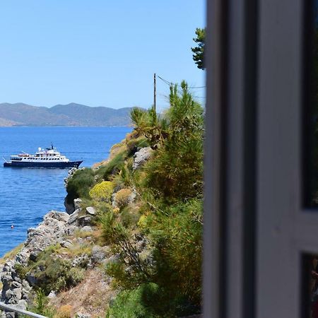 Douskos Beach House Lejlighed Hydra  Eksteriør billede